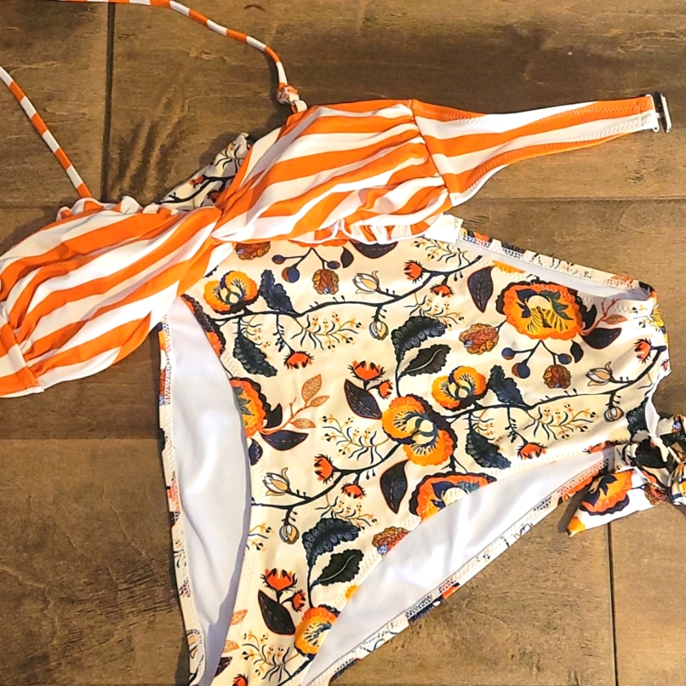 CUPSHE Size L Bikini with Highwaisted Bottoms